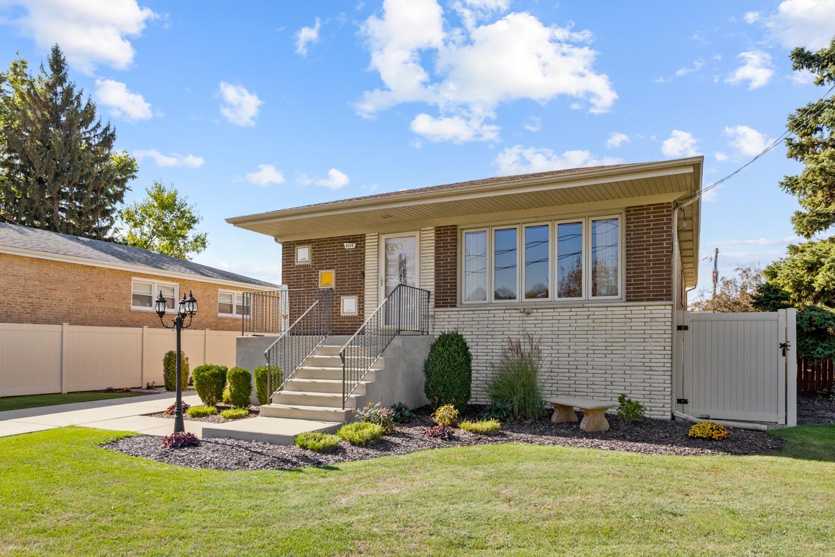 9208 Nashville Ave., Oak Lawn, IL 60453