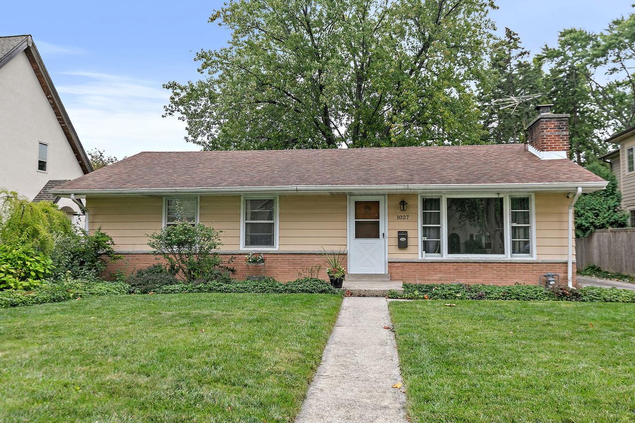 1027 Central Ave., Deerfield, IL 60015