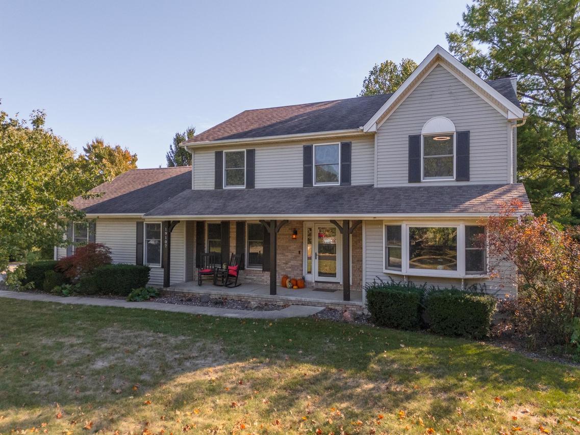 19107 Brentwood Dr., Bloomington, IL 61705