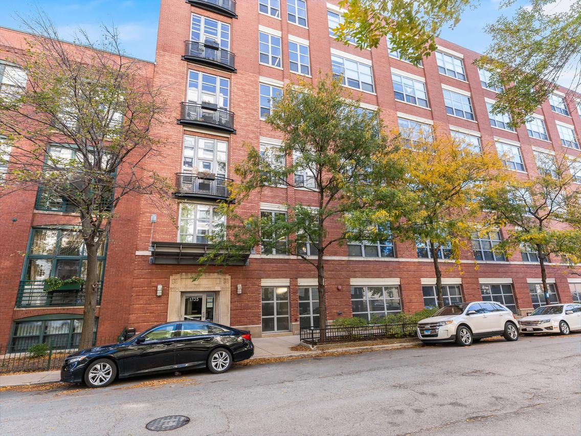 1735 N Paulina St. #322, Chicago, IL 60622