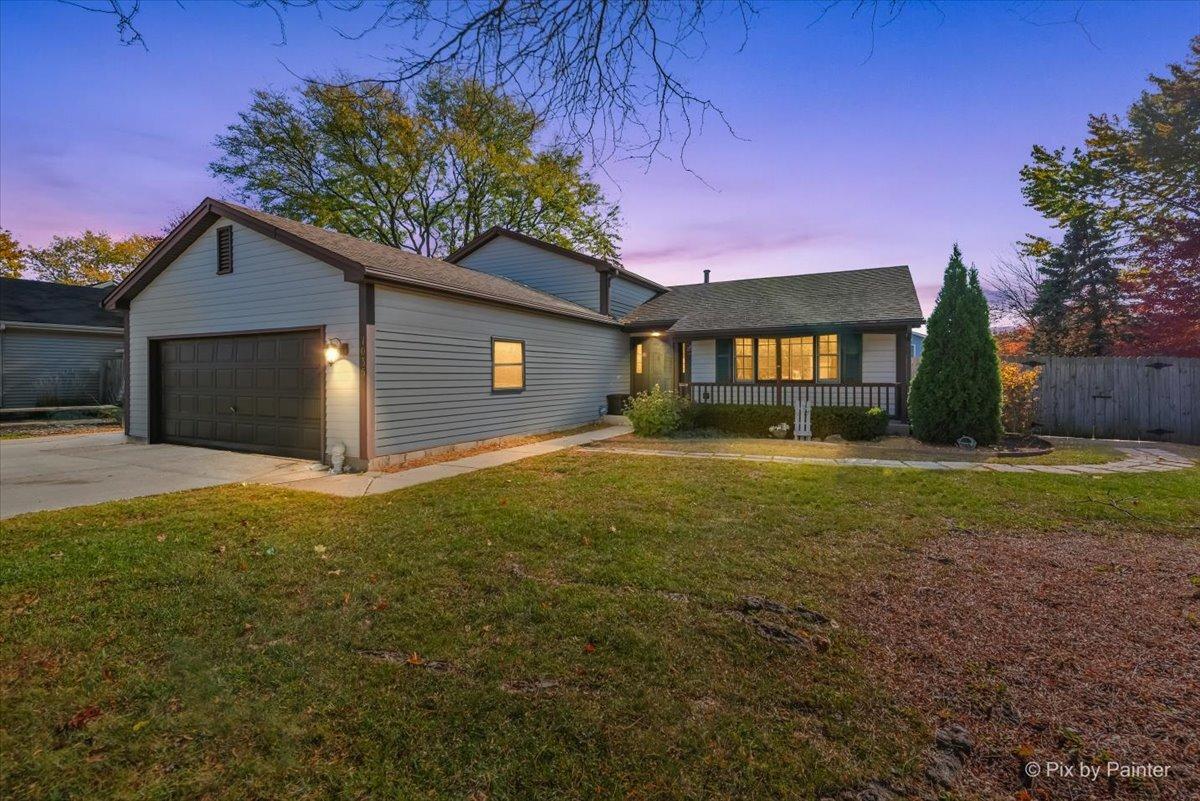 1035 Shadowood Ln., Crystal Lake, IL 60014