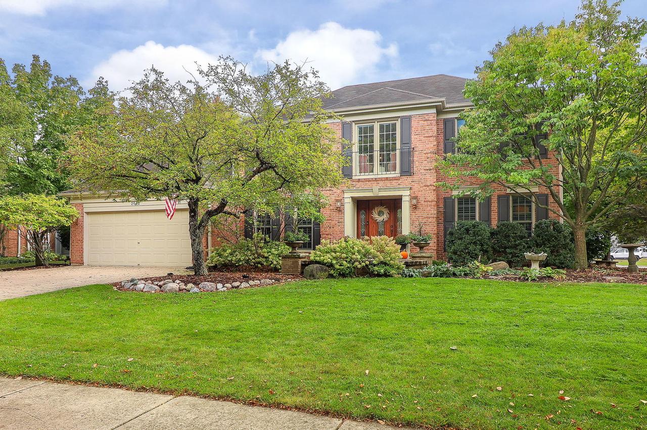 2042 Wexford Cir., Wheaton, IL 60189