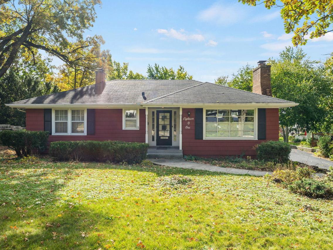 1801 Prairie Ave., Downers Grove, IL 60515