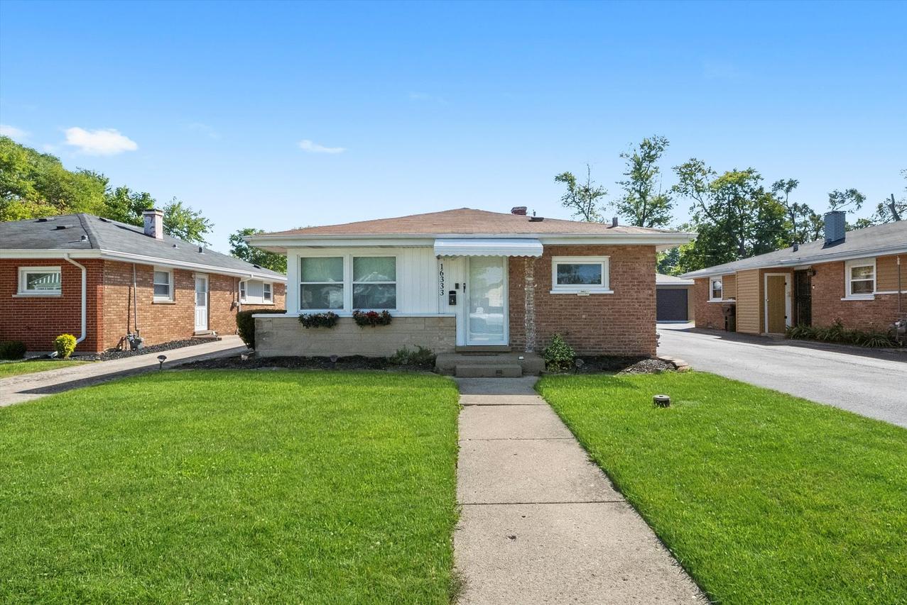 16333 Winchester Ave., Markham, IL 60428