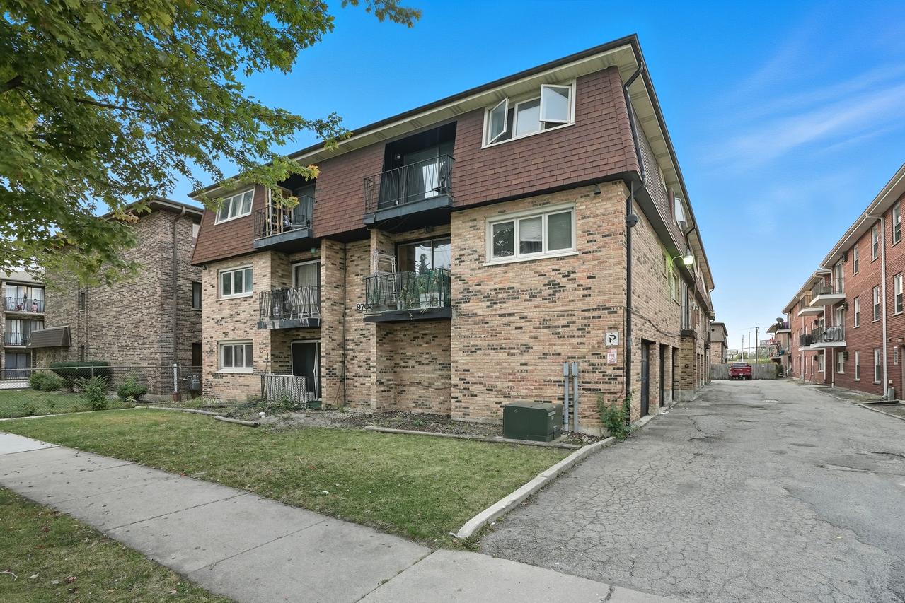 9708 S Nottingham Ave. #9, Chicago Ridge, IL 60415