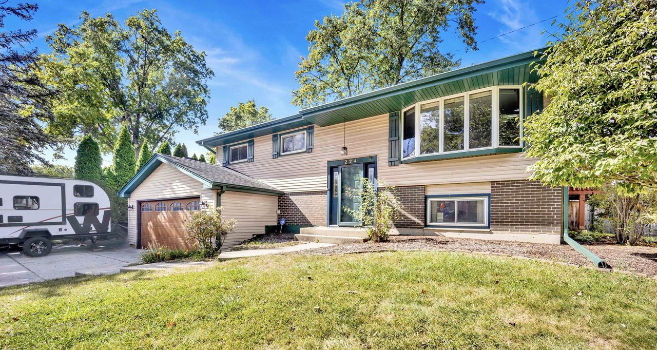 2S224 Valley Rd., Lombard, IL 60148