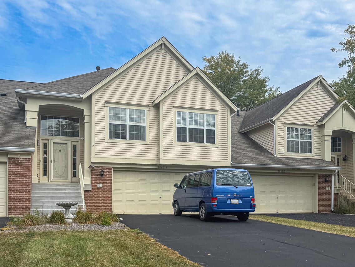 30W015 Juniper Ct., Warrenville, IL 60555