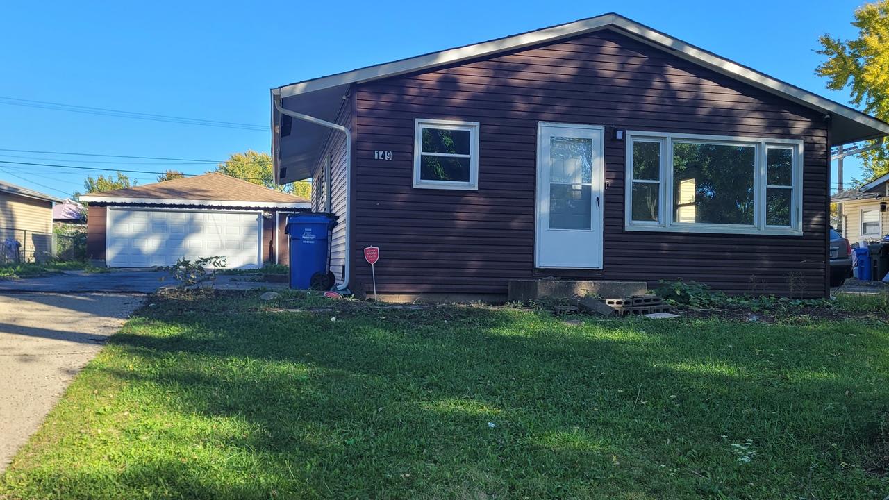 149 Austin Ave., Carpentersville, IL 60110