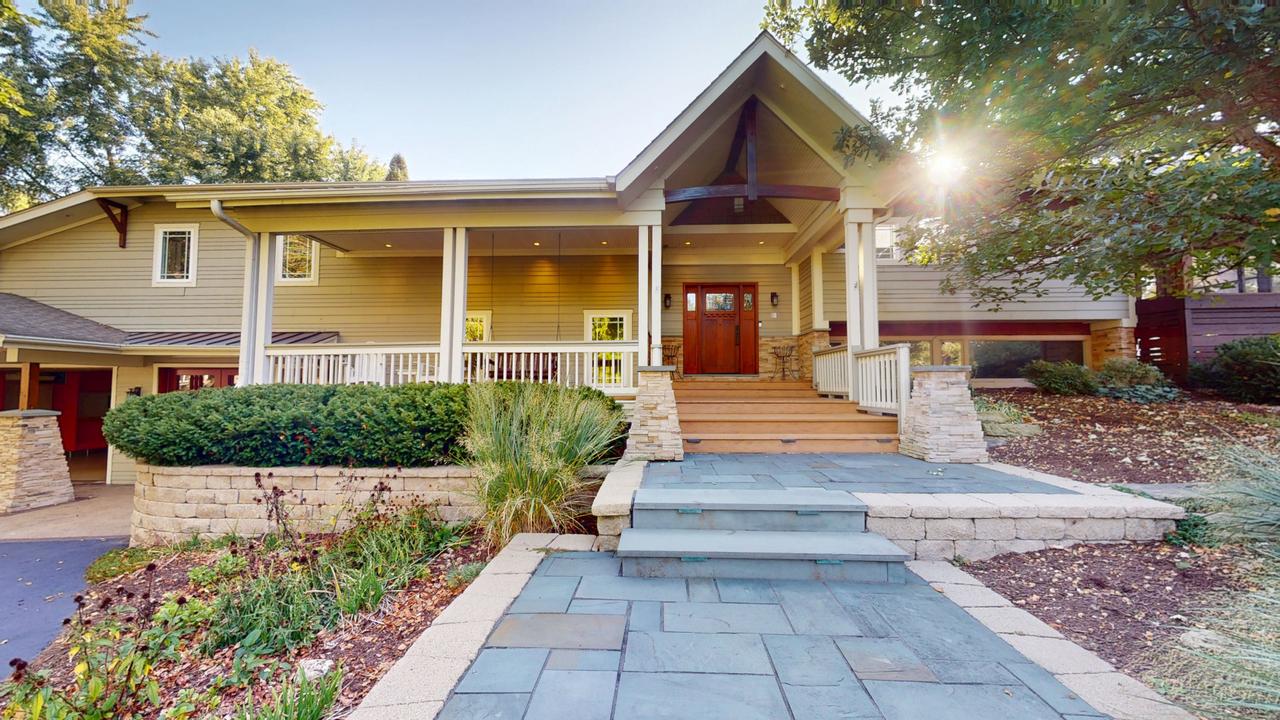 3S791 Terrace Dr., North Aurora, IL 60542