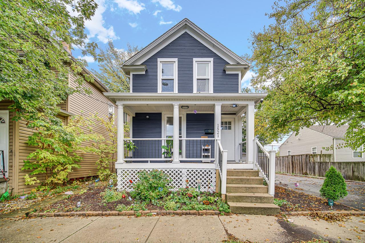 1521 Catalpa Ave., Waukegan, IL 60085