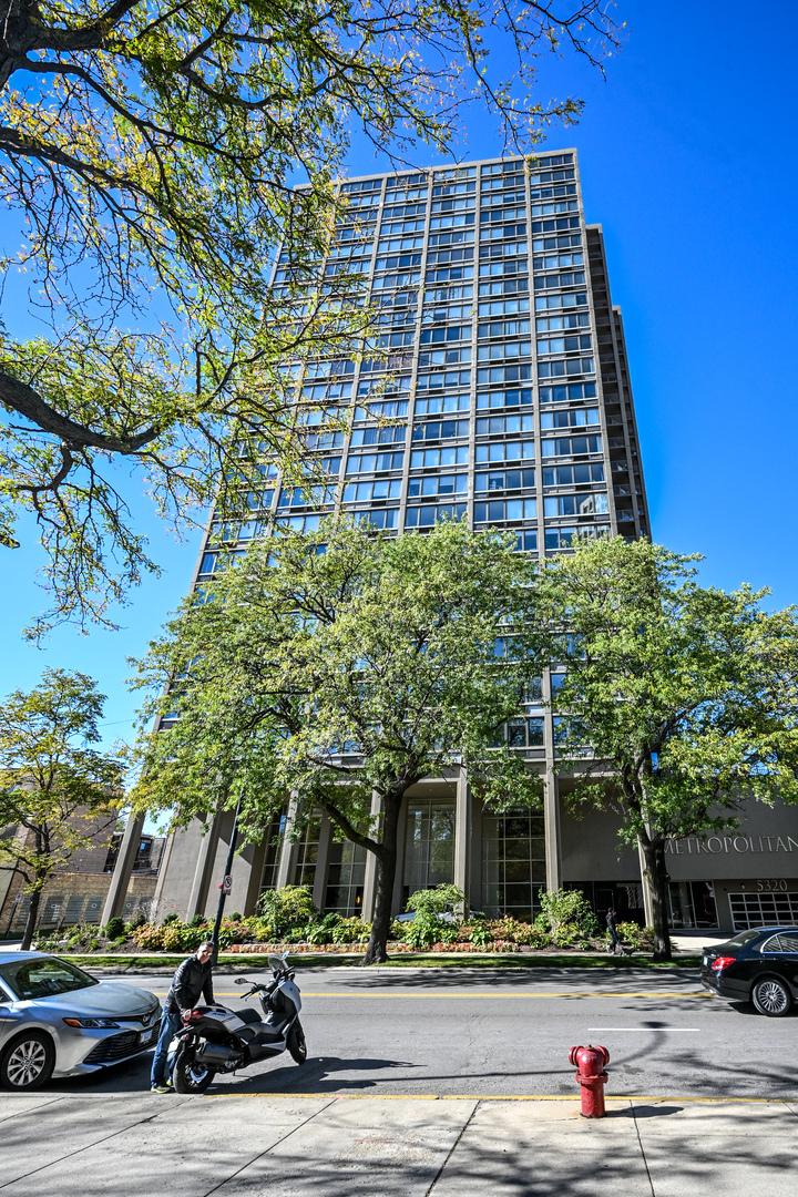5320 N Sheridan Rd. #1011, Chicago, IL 60640