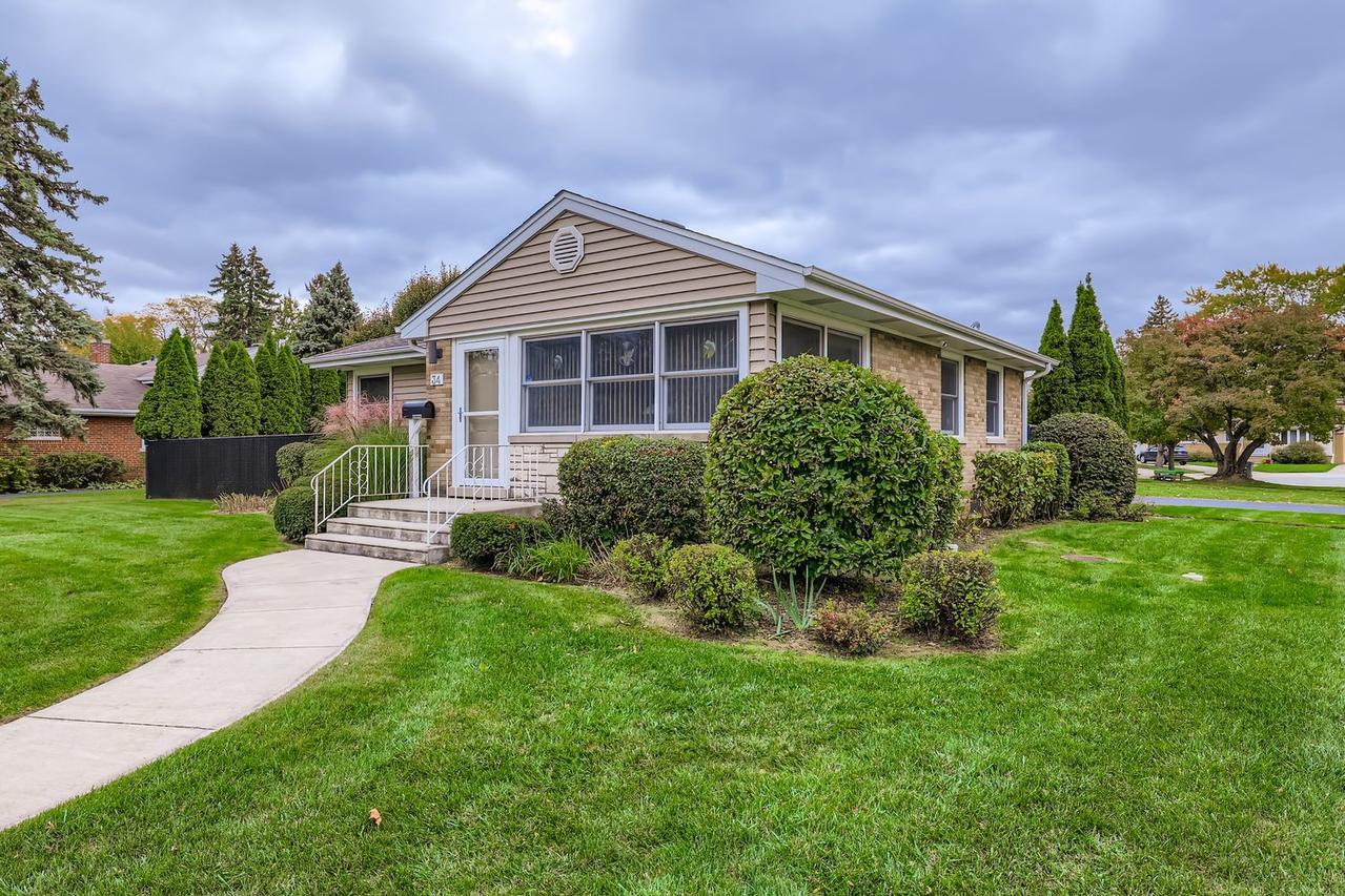 34 N Reuter Dr., Arlington Heights, IL 60005