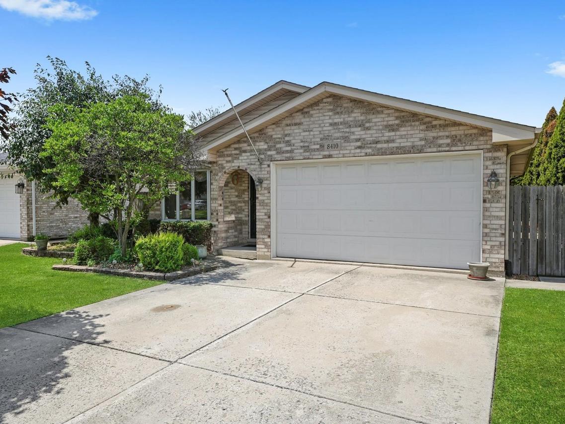 8410 S 78th Ave., Bridgeview, IL 60455