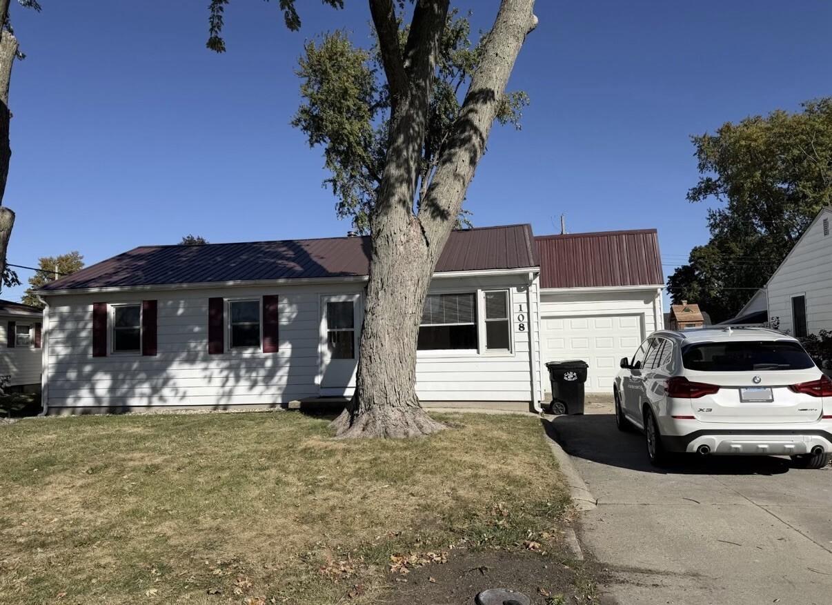 108 W Walnut St., Gibson City, IL 60936