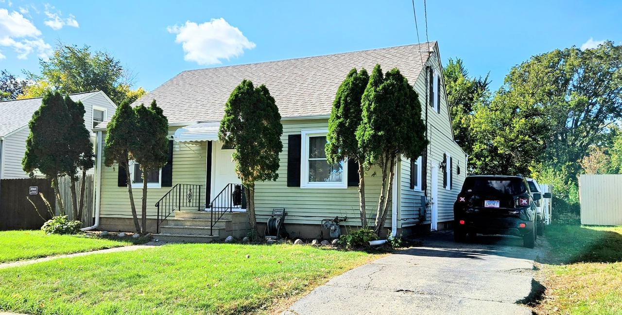 1035 Talma St., Aurora, IL 60505