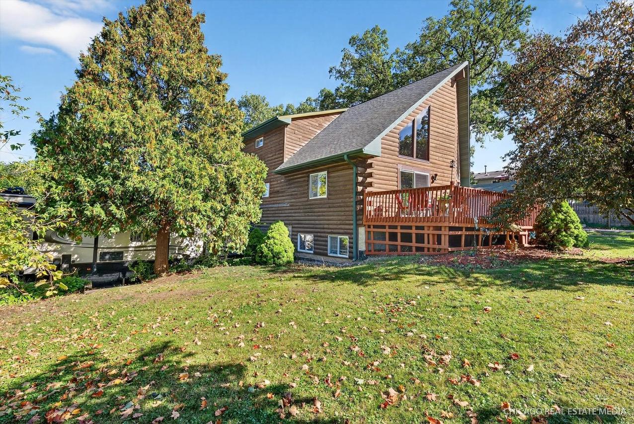 104 Morningside Dr., Lakemoor, IL 60051