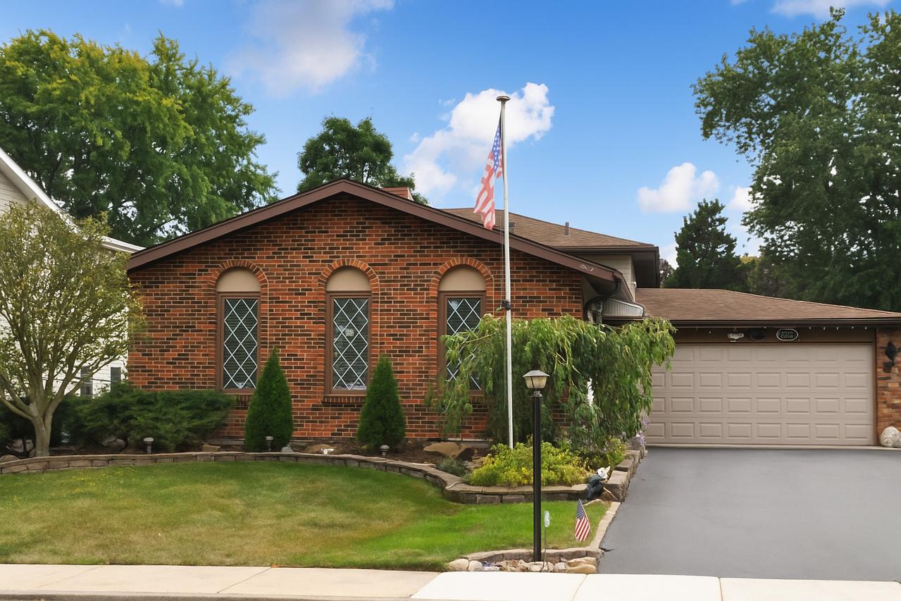 727 W Sable Dr., Addison, IL 60101