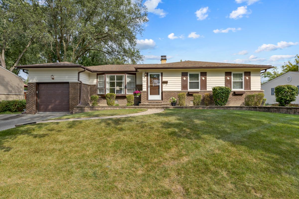 243 N Richards Dr., Palatine, IL 60074
