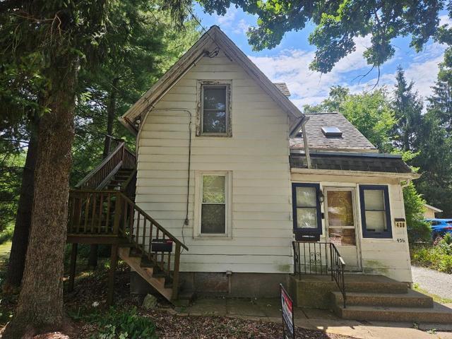 436 Barrington Ave., East Dundee, IL 60118