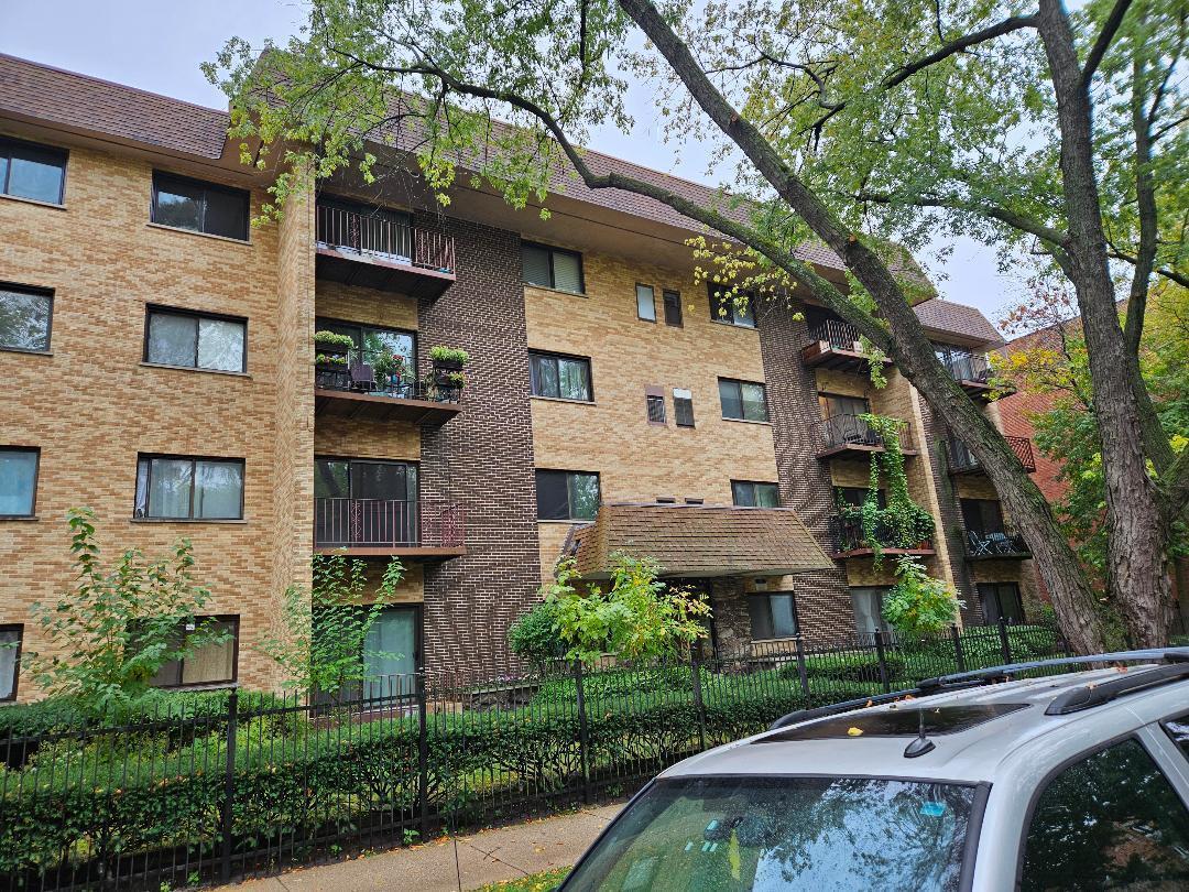 1629 W Greenleaf Ave. #407, Chicago, IL 60626