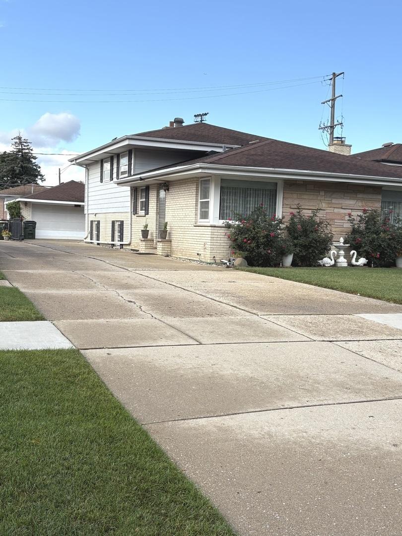 8556 N Oriole Ave., Niles, IL 60714