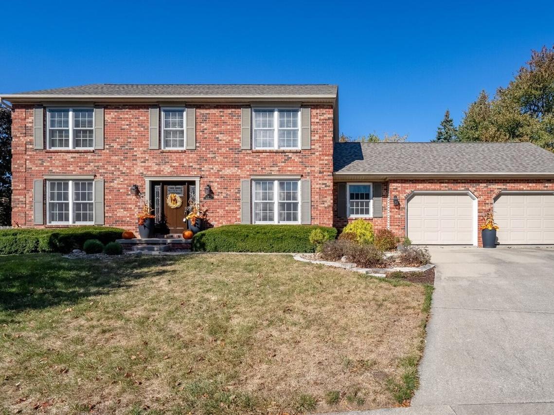 4 Graystone Ct., Bloomington, IL 61704