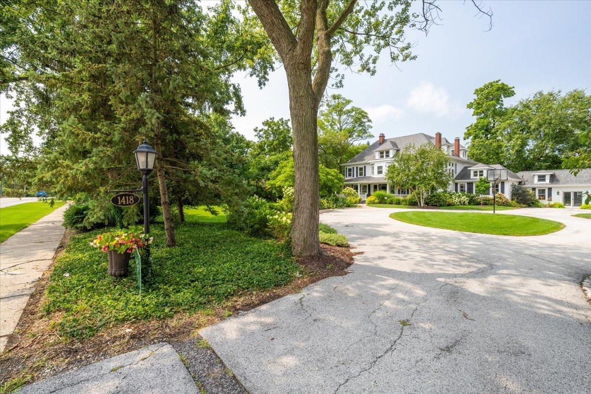 1418 Western Ave., Flossmoor, IL 60422