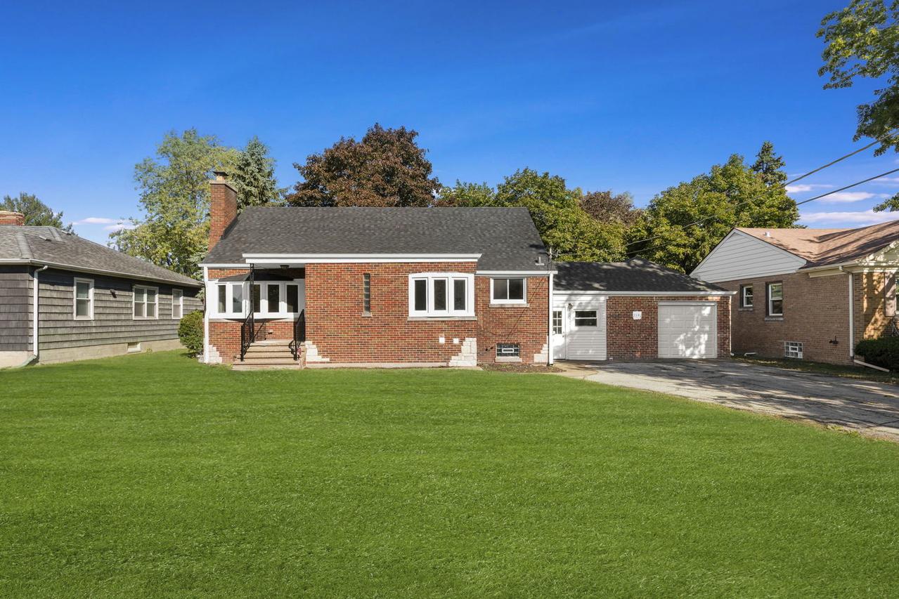 3540 Bernice Rd., Lansing, IL 60438