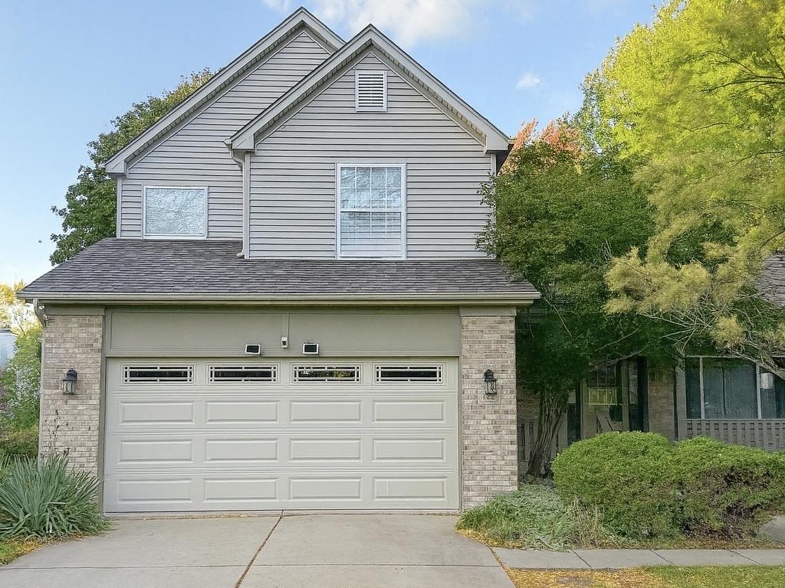 122 Arbor Ave., Sugar Grove, IL 60554