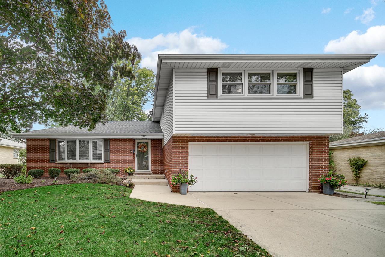 529 Birch St., Itasca, IL 60143