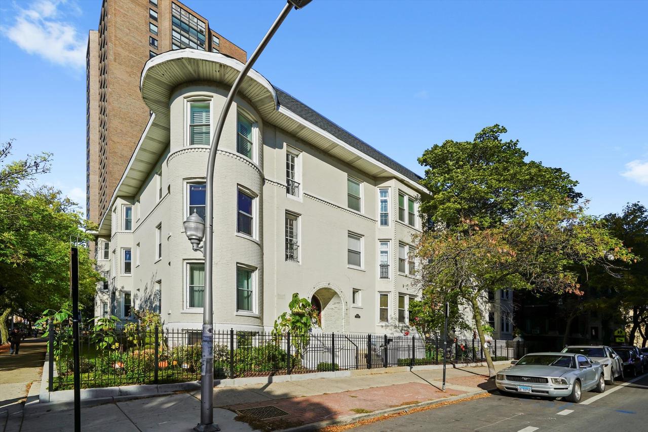 4168 N Clarendon Ave. #2N, Chicago, IL 60613