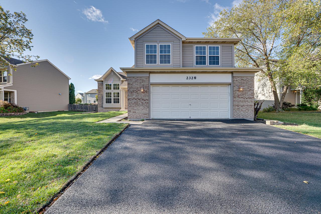 2328 Lexington Ln., Naperville, IL 60540
