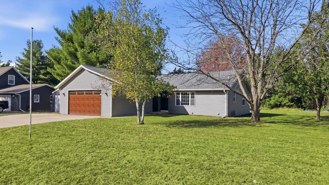 844 Hann Ave., Dixon, IL 61021