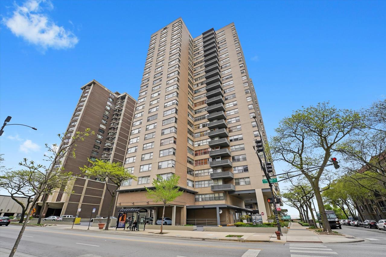 6301 N Sheridan Rd. #6K, Chicago, IL 60660