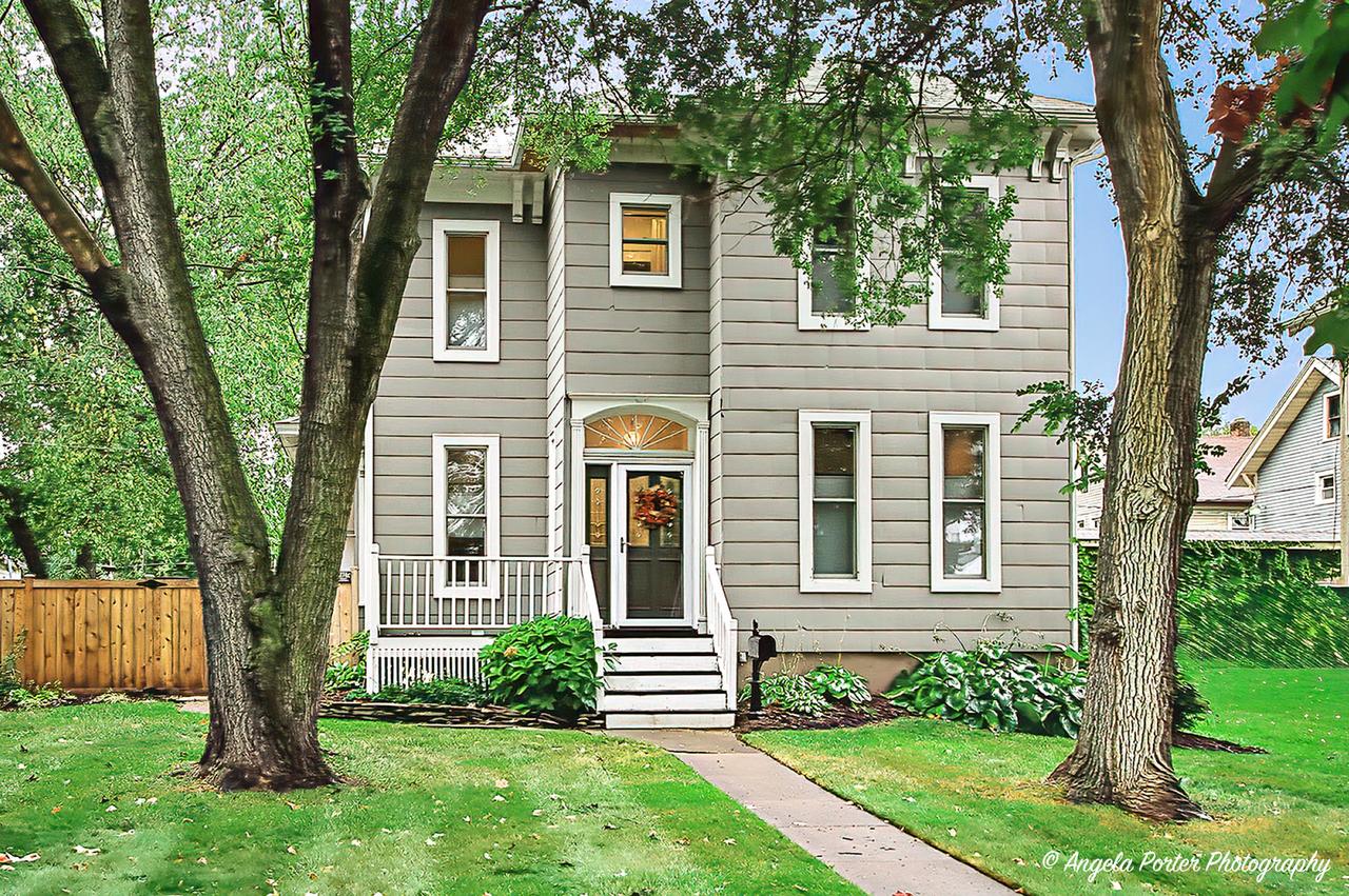 452 North Ave., Waukegan, IL 60085