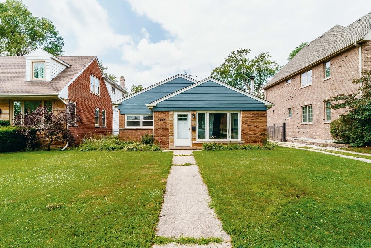 1716 Vine Ave., Park Ridge, IL 60068