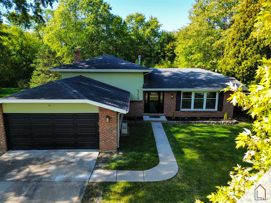 23036 Lakeshore Dr., Richton Park, IL 60471