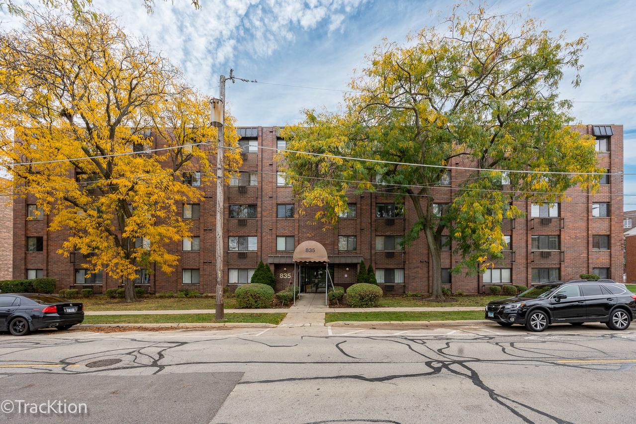 835 Pearson St. #310, Des Plaines, IL 60016