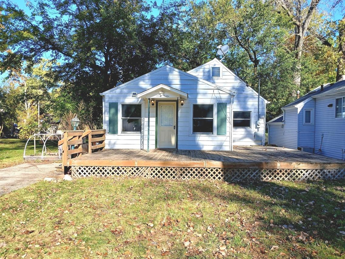 112 Hazel Ct., Island Lake, IL 60042