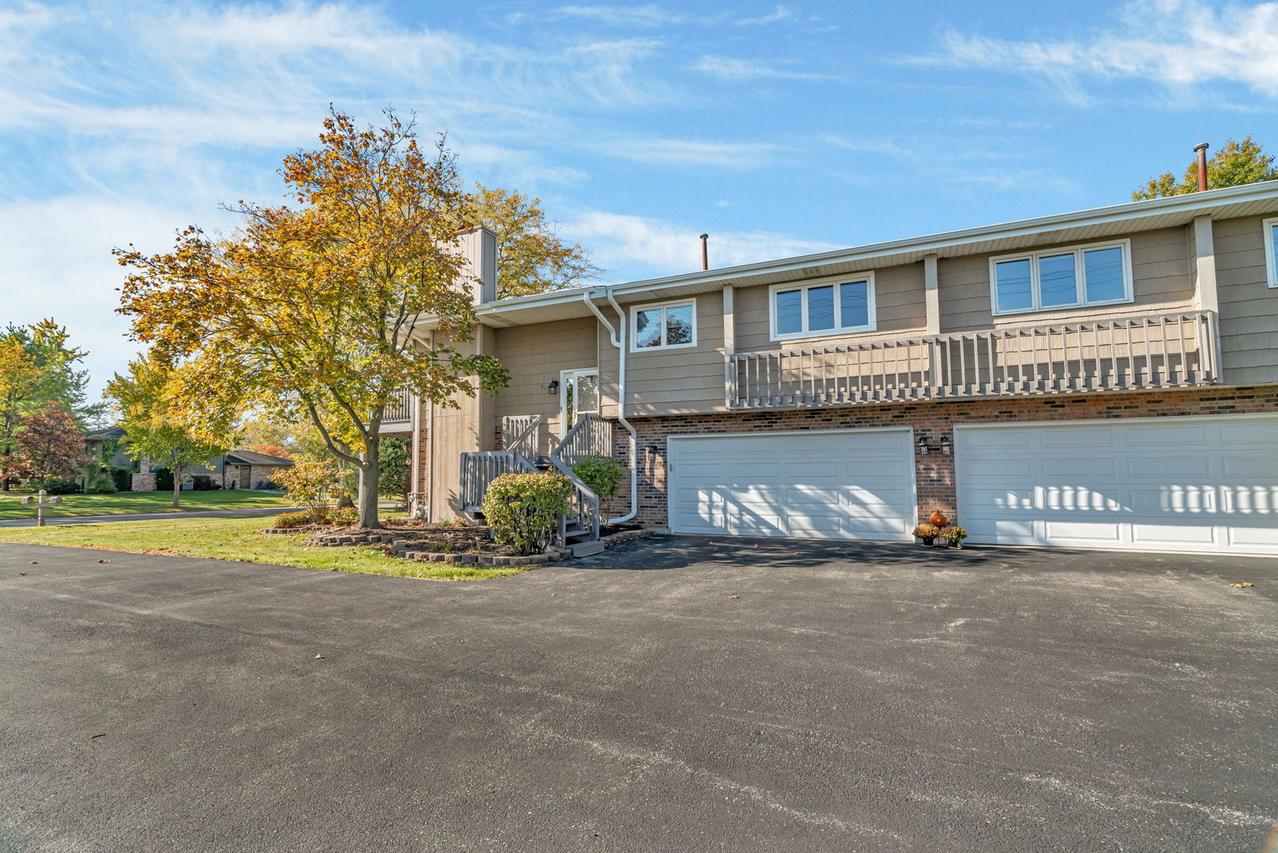 613 Johnson Ave., Frankfort, IL 60423