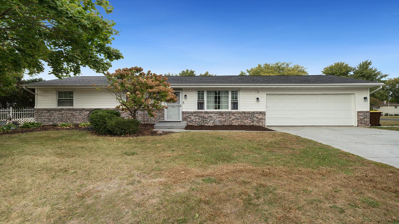 910 Greglynn St., Machesney Park, IL 61115