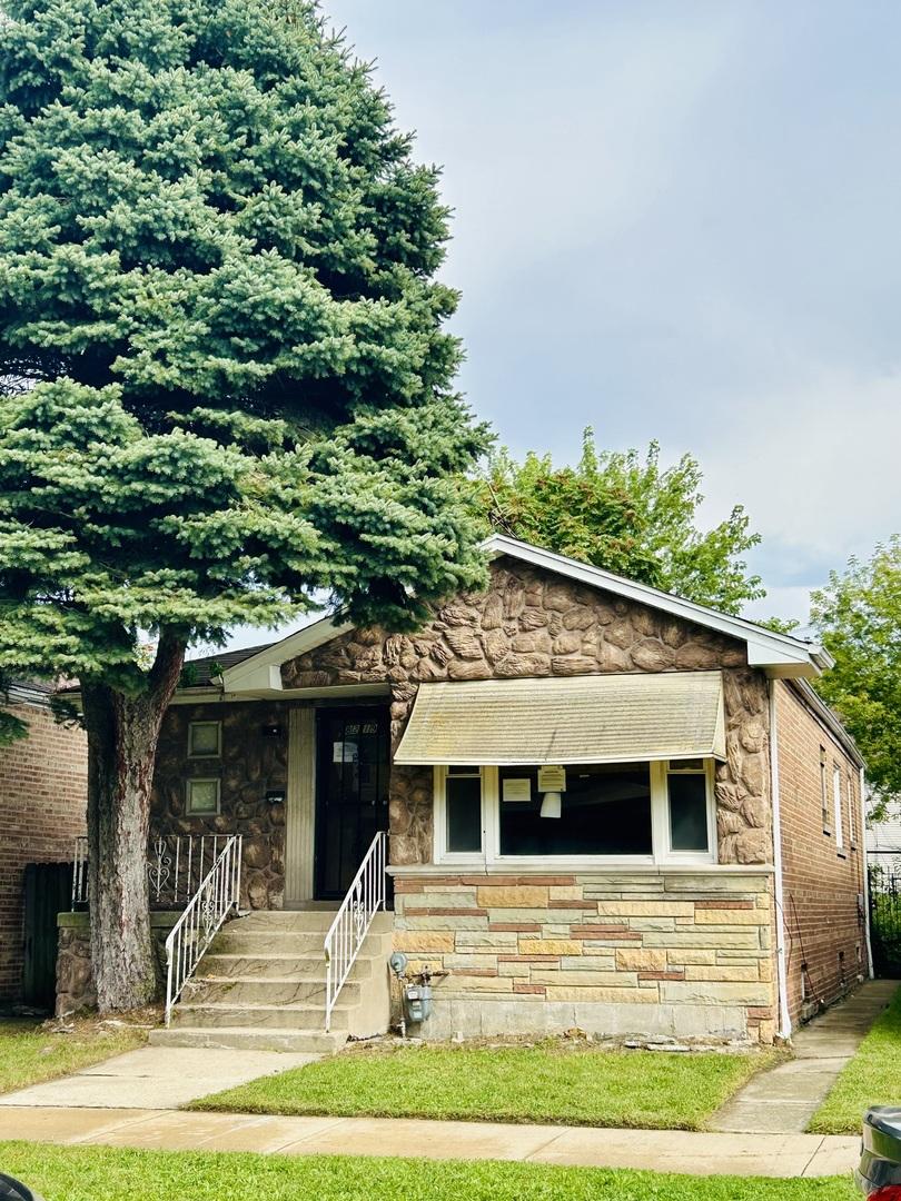 8219 S Muskegon Ave., Chicago, IL 60617
