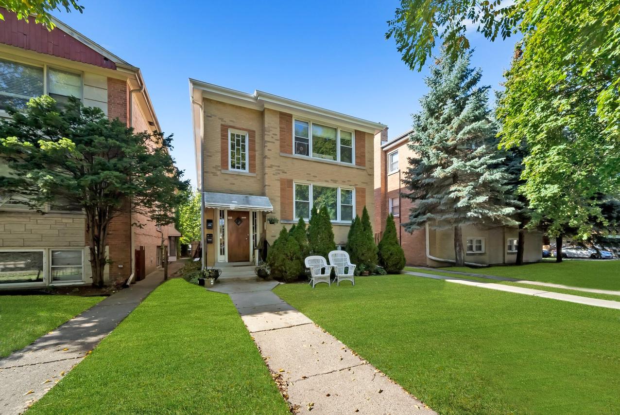 704 Florence Ave., Evanston, IL 60202