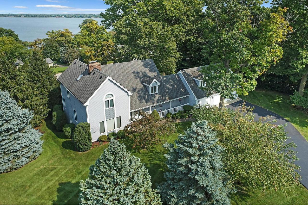 7215 Viscaya Dr., Spring Grove, IL 60081