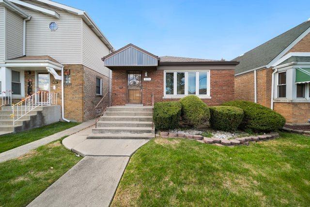 8034 S Sacramento Ave., Chicago, IL 60652