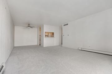 1912 Prairie Sq. #209A, Schaumburg, IL 60173