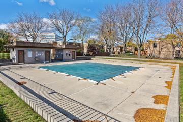 1912 Prairie Sq. #209A, Schaumburg, IL 60173