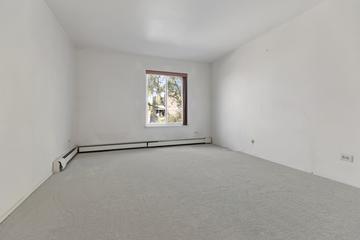 1912 Prairie Sq. #209A, Schaumburg, IL 60173