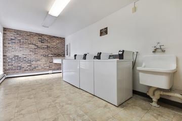 1912 Prairie Sq. #209A, Schaumburg, IL 60173