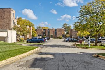 1912 Prairie Sq. #209A, Schaumburg, IL 60173
